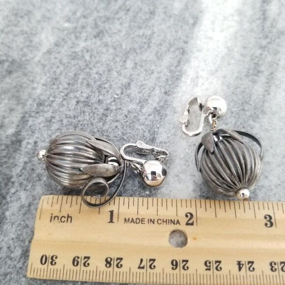 Vintage Funky Silver Tone Dangle Clip On Earrings, Artsy, Estate - Picture 2 of 4